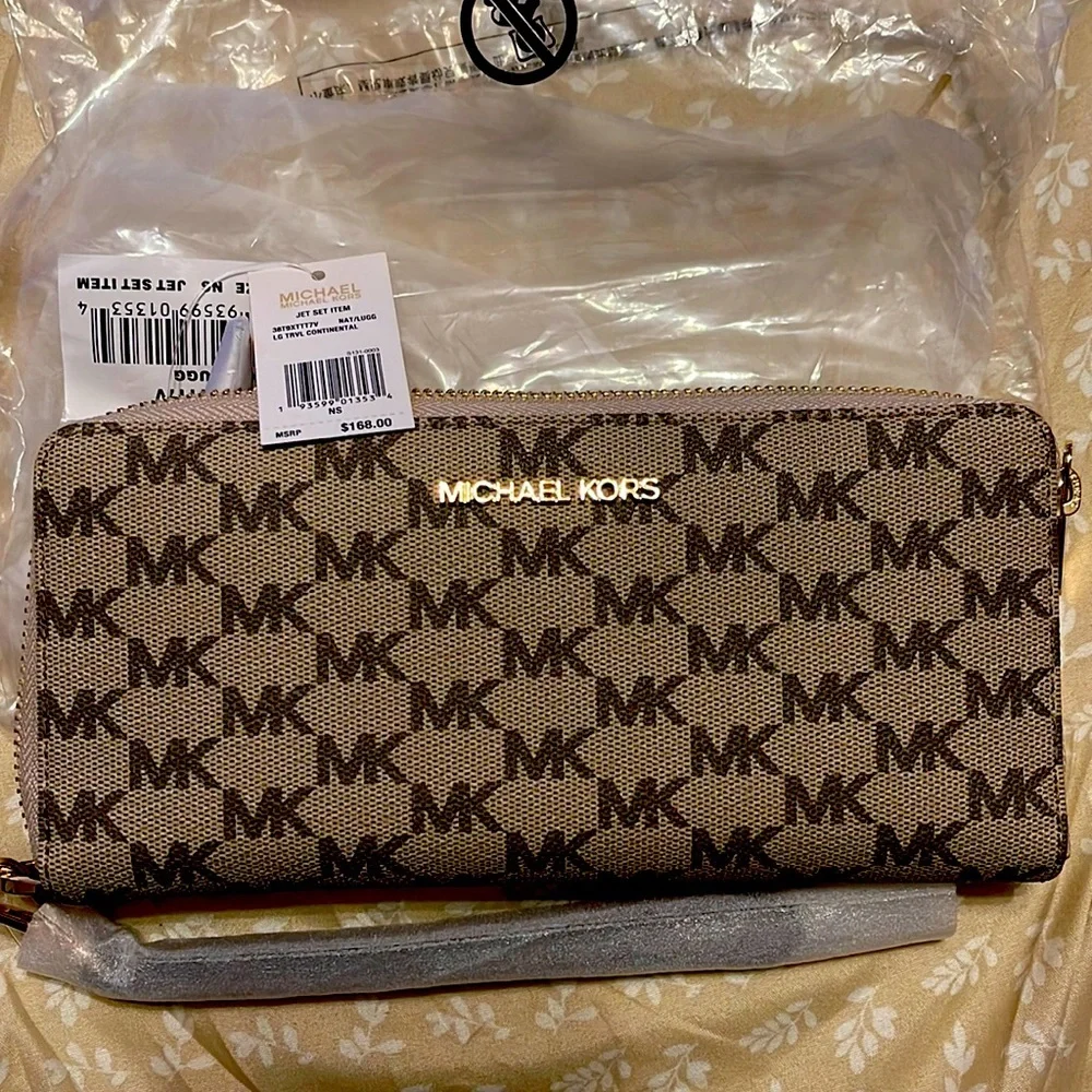 Michael Kors Jet Set Item